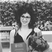 Studentessa laureata in lingue e culture moderne con la passione per la letteratura, disponibile ad impartire lezioni